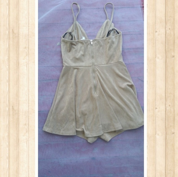 Romper - Picture 2 of 3